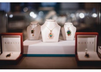 合肥珠寶店裝修設計，精致奢華不俗氣，顧客流連忘返，營業額加倍