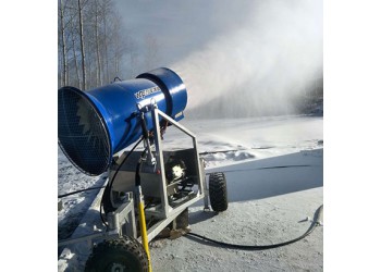 造雪機構成部件來維持2萬平滑雪場的正常營業