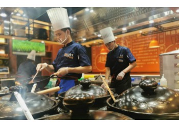霸點肉汁拌飯可以加盟嗎？成本高不高