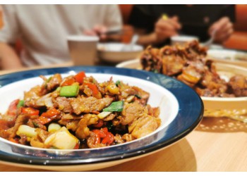 現(xiàn)點(diǎn)現(xiàn)做的鐵板燒飯,總部扶持有保障