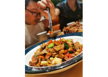 現(xiàn)在霸點肉汁拌飯可以加盟嗎?在食堂能開嗎