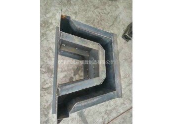 公路U型槽鋼模具-耐磨抗壓 邊坡U型槽模具-品質(zhì)好