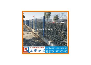 濟(jì)寧企業(yè)外墻護(hù)欄網(wǎng) 濟(jì)寧企業(yè)外墻圍欄網(wǎng) 鍍鋅噴塑桃型柱