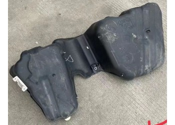 寶馬3系 F35油箱 平衡桿 半軸 元寶梁 方向機