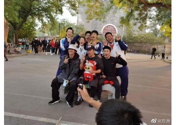 外太空的莫扎特投資成本高嗎，投資一份多少錢，和那個公司簽約