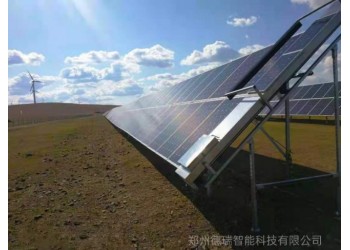 工商業光伏電站高效組件清潔機器，德瑞光伏板清潔機器人