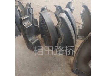 定做不銹鋼景觀燈光立柱 交通設施防撞立柱 鑄鋼構件支架