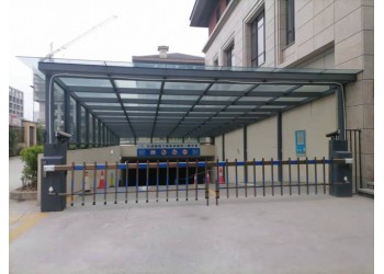 學(xué)校加高加密空降閘機(jī)01