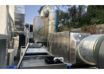 深圳噴漆房的漆霧廢氣怎么治理，活性炭吸附塔