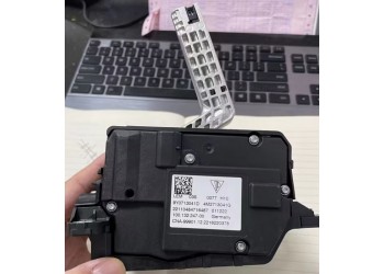 保時(shí)捷9YA掛擋機(jī)構(gòu) 倒車鏡 雨刮連動(dòng)桿 冷疑器