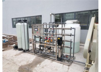 純水機(jī)-新偉環(huán)保-全國可發(fā)-可定制