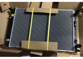奧迪A4水箱 冷疑器 空調(diào)泵 電子扇 節(jié)氣門 下擺臂