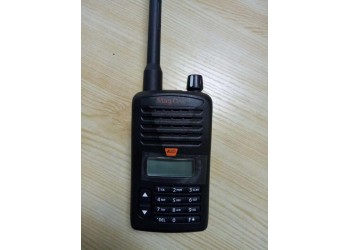 山東曹縣摩托羅拉A2D數(shù)字商用手持無(wú)線對(duì)講機(jī)